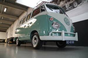 Image 18/50 of Volkswagen T1 panel van (1964)