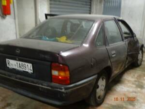 Bild 1/4 von Opel Vectra 2,0i (1991)