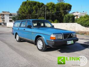 Bild 8/10 von Volvo 240 Kombi (1988)