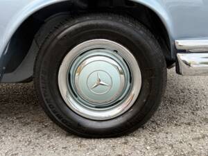 Bild 8/43 von Mercedes-Benz 250 SE (1966)