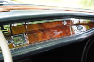 Bild 11/13 von Mercedes-Benz 220 SE b (1962)