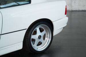 Immagine 6/50 di BMW 850i (1990)