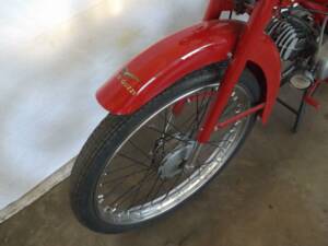 Image 37/44 of Moto Guzzi Cardellino 75 (1957)