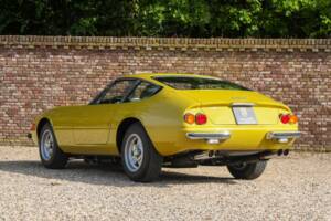 Afbeelding 2/50 van Ferrari 365 GTB/4 Daytona (1971)