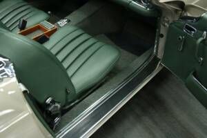 Image 28/50 de Mercedes-Benz 280 SL (1970)