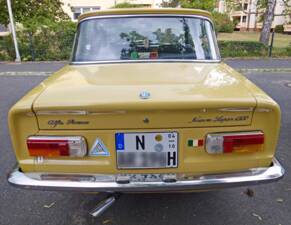 Image 5/13 de Alfa Romeo Giulia Nuova Super 1300 (1975)