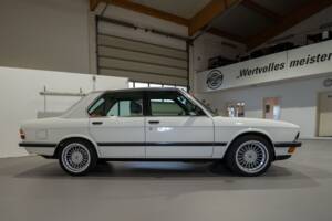 Afbeelding 6/52 van BMW 528i (1984)