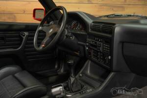 Image 13/19 of BMW M3 (1989)