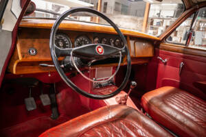 Image 13/29 of Jaguar Mk II 3.8 (1962)