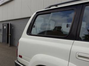 Bild 24/97 von Toyota Land Cruiser FJ80 (1992)
