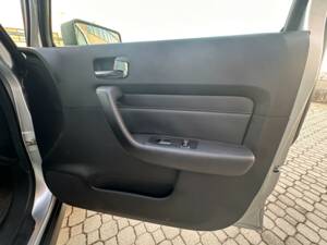 Bild 10/14 von Hummer H3 (2007)