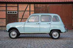 Image 11/66 of Renault R 4 Super (1962)