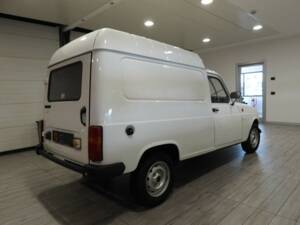 Image 4/15 of Renault R 4 F6 (1984)
