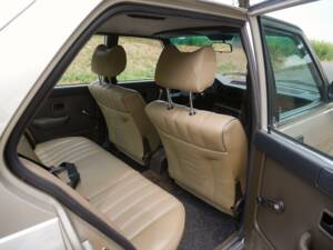 Image 30/42 of BMW 528i (1900)