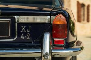 Bild 23/50 von Jaguar XJ 4.2 (1978)
