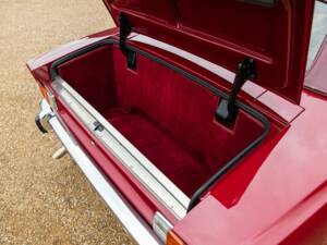 Image 12/50 de Aston Martin V8 EFi Volante (1986)