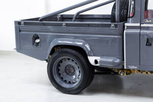 Bild 35/43 von Land Rover Defender Tophat (1984)