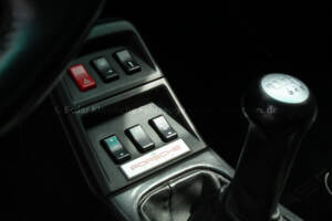 Image 24/29 of Porsche 911 Carrera 4 (1996)