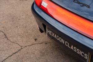 Image 4/68 of Porsche 911 Carrera (1997)