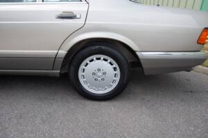 Bild 25/29 von Mercedes-Benz 300 SEL (1990)