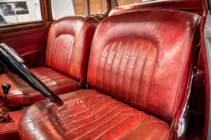 Image 17/29 of Jaguar Mk II 3.8 (1962)