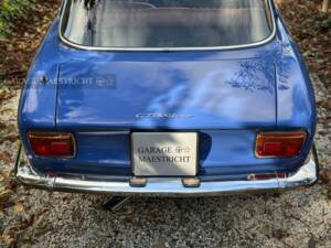 Bild 22/100 von Alfa Romeo Giulia GT 1300 Junior (1973)