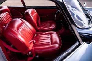 Afbeelding 38/46 van Aston Martin DB 4 (1962)