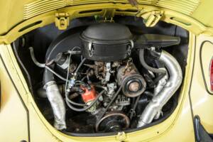 Immagine 37/50 di Volkswagen Käfer 1302 (1971)