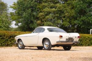 Image 13/50 of Volvo 1800 S (1966)