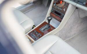 Image 39/72 de Mercedes-Benz 500 SEL (1984)