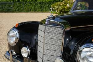 Image 28/50 of Mercedes-Benz 300 S (1953)