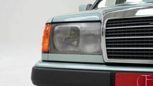 Bild 15/15 von Mercedes-Benz 300 CE (1992)