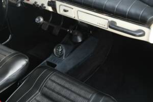 Image 43/50 of Volvo P 123 GT (1969)