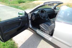 Image 14/46 of Mercedes-Benz CLK 200 (1999)