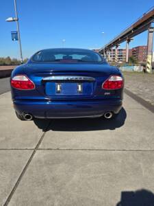 Immagine 13/24 di Jaguar XKR (2002)