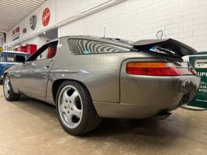 Image 14/19 of Porsche 928 S4 (1990)