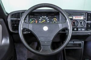 Imagen 5/45 de Saab 900 Turbo 16V (1987)