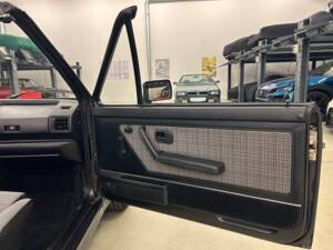 Bild 16/35 von Volkswagen Golf I Cabrio 1.8 (1990)
