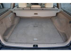 Image 43/43 of Volvo V 70 2.4 (2007)