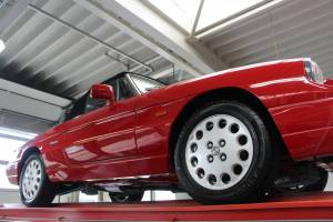 Immagine 10/50 di Alfa Romeo 2.0 Spider (1991)