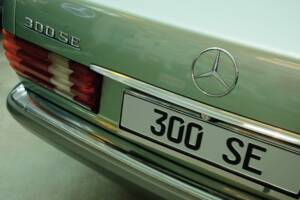 Bild 10/50 von Mercedes-Benz 300 SE (1986)