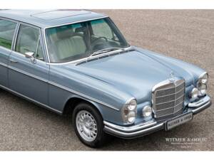 Image 21/36 of Mercedes-Benz 280 SE (1969)