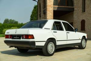 Image 6/45 of Mercedes-Benz 190 E (1987)
