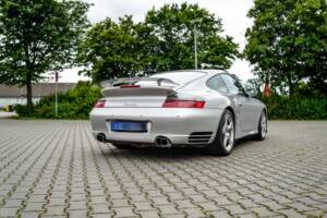 Bild 15/20 von Porsche 911 Turbo (2001)