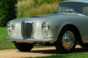 Imagen 36/50 de Lancia Aurelia B24 Convertible (1958)