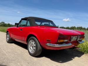Image 38/51 of FIAT 124 Spider CS2 (1982)