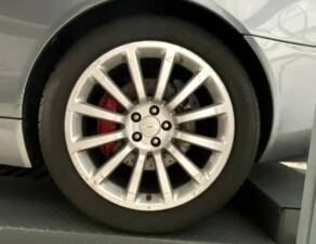 Image 25/50 of Aston Martin V12 Vanquish (2003)