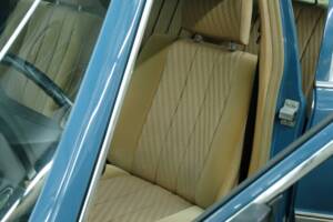 Bild 40/50 von Mercedes-Benz 280 SE (1983)