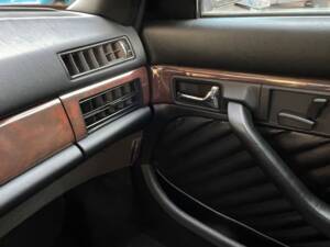 Bild 21/31 von Mercedes-Benz 300 SE (1989)