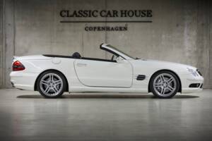 Image 7/99 de Mercedes-Benz SL 55 AMG (2005)